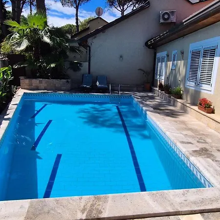 1 - Sea, Nature, Pool & Privacy Golem (Tirana)